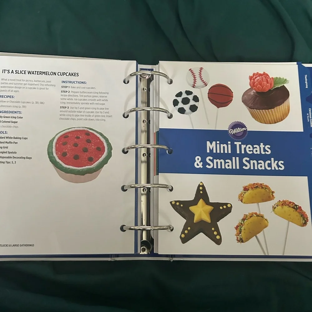 Wilton Ultimate Treat & Decorating Collection - Multicolor